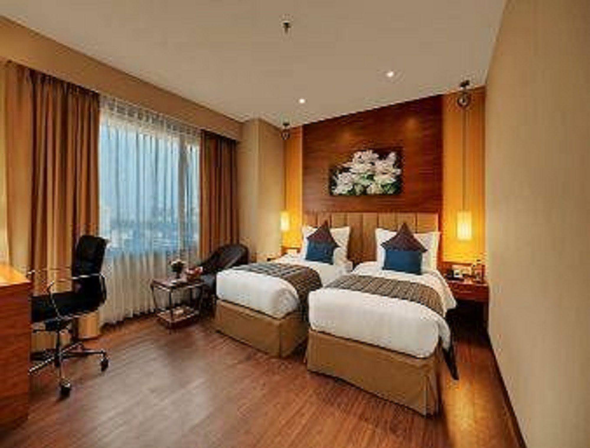 Ramada Ahmedabad Hotel Exterior photo