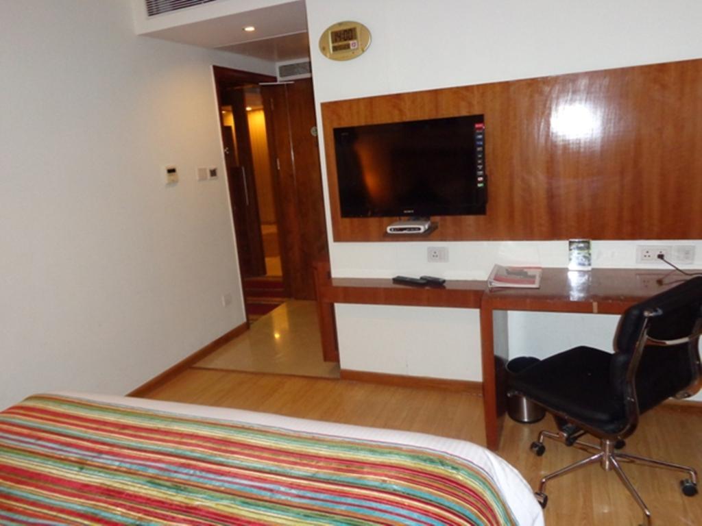 Ramada Ahmedabad Hotel Exterior photo