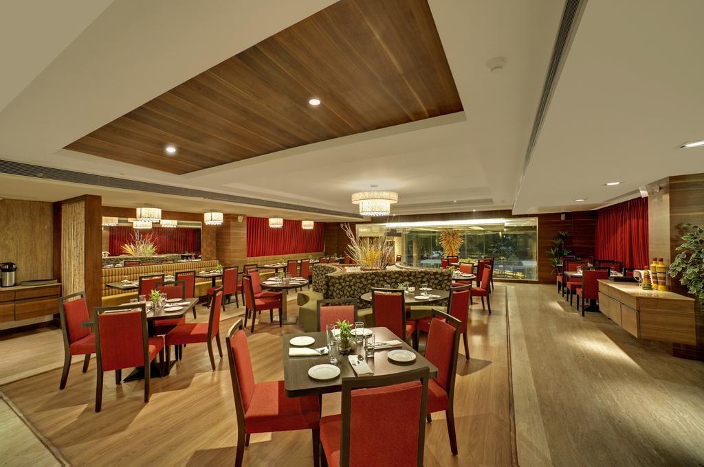 Ramada Ahmedabad Hotel Restaurant photo